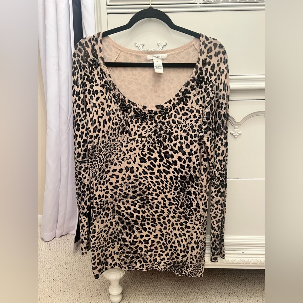 Vertigo Paris Animal Print Long Sleeve Blouse
